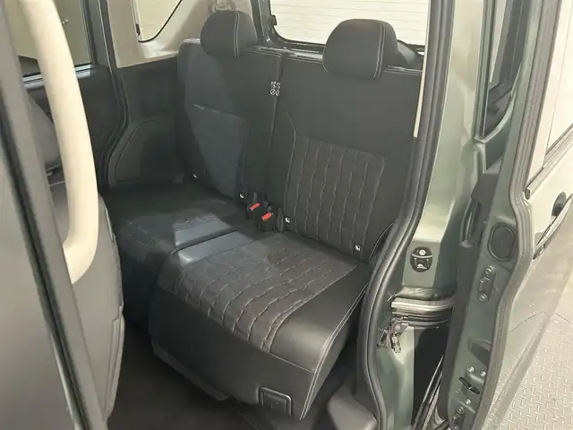 三菱 デリカミニ G プレミアム 愛媛県 2023(令5)年 0.7万km 緑 純正9インチナビ/(Bluetooth/CD/DVD/フルセグ)/全周囲カメラ/マイパイロット/デジタルルームミラー/衝突被害軽減ブレーキ/レーンキープアシスト/前後コーナーセンサー/ダウンヒルアシストコントロール/D/Nシートヒーター/ステアリングヒーター/両側電動スライドドア/ルーフレール/サイドサンシェード/リアサーキュレーター/LEDヘッドライト/オートマチックハイビーム/オートライト/ヘッドライトレベライザー/スペアキー/保証書/取扱説明書