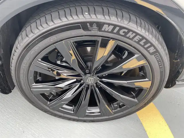 トヨタ クラウン スポーツ Z 東京都 2024(令6)年 0.7万km パールⅡ ワンオーナー/4WD /Toyota Safety Sense/　プリクラッシュセーフティシステム/　レーンディパーチャーアラート/　BSM・RCTA・RCD・PDA・PKSB・SEA・AVSP/   RSA・レーダークルーズコントロール/パーキングアシスト/オートライト/オートマチックハイビーム/オートワイパー/ワイヤレス充電/純正ナビ・BT/地デジTV/バックカメラ/全方位カメラ/黒革シート/シートヒーター/エアシート/パワーバックカメラ/メモリーパワーシート/純正２１インチアルミ/デジタルインナーミラー/ビルトインETC2.0/モデリスタドアハンドルプロテクター/マフラーカッター/スペアキー１本/保証書・取説