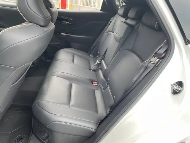 トヨタ クラウン スポーツ Z 東京都 2024(令6)年 0.7万km パールⅡ ワンオーナー/4WD /Toyota Safety Sense/　プリクラッシュセーフティシステム/　レーンディパーチャーアラート/　BSM・RCTA・RCD・PDA・PKSB・SEA・AVSP/   RSA・レーダークルーズコントロール/パーキングアシスト/オートライト/オートマチックハイビーム/オートワイパー/ワイヤレス充電/純正ナビ・BT/地デジTV/バックカメラ/全方位カメラ/黒革シート/シートヒーター/エアシート/パワーバックカメラ/メモリーパワーシート/純正２１インチアルミ/デジタルインナーミラー/ビルトインETC2.0/モデリスタドアハンドルプロテクター/マフラーカッター/スペアキー１本/保証書・取説