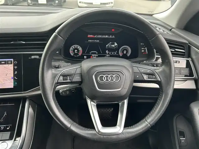 アウディ Ｑ８ 55TFSIクワトロ デビューPKG ラグジュアリ 長野県 2019(令1)年 7.5万km 白 ・純正ナビ　/・パノラマビューモニター　/・パノラマサンルーフ/・シートヒーター／シートクーラー　/・レザーシート/・アダプティブクルーズコントロール/・スマートキー/・電動リアゲート/・純正２０インチアルミホイール/・純正フロアマット/・ダウンヒルアシストコントロール