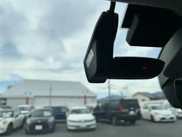 アウディ Ｑ８ 55TFSIクワトロ デビューPKG ラグジュアリ 長野県 2019(令1)年 7.5万km 白 ・純正ナビ　/・パノラマビューモニター　/・パノラマサンルーフ/・シートヒーター／シートクーラー　/・レザーシート/・アダプティブクルーズコントロール/・スマートキー/・電動リアゲート/・純正２０インチアルミホイール/・純正フロアマット/・ダウンヒルアシストコントロール