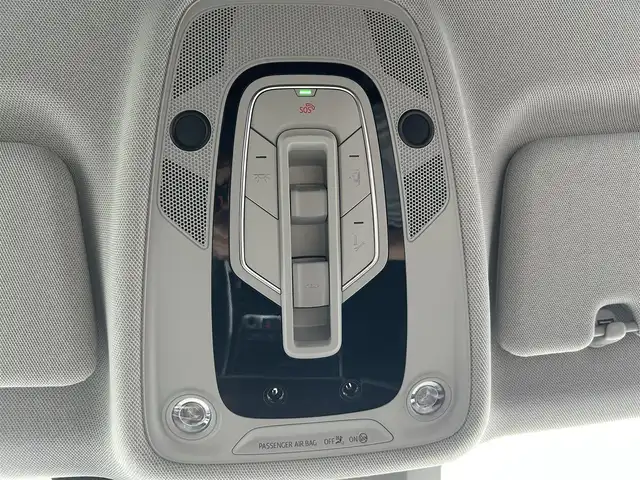 アウディ Ｑ８ 55TFSIクワトロ デビューPKG ラグジュアリ 長野県 2019(令1)年 7.5万km 白 ・純正ナビ　/・パノラマビューモニター　/・パノラマサンルーフ/・シートヒーター／シートクーラー　/・レザーシート/・アダプティブクルーズコントロール/・スマートキー/・電動リアゲート/・純正２０インチアルミホイール/・純正フロアマット/・ダウンヒルアシストコントロール