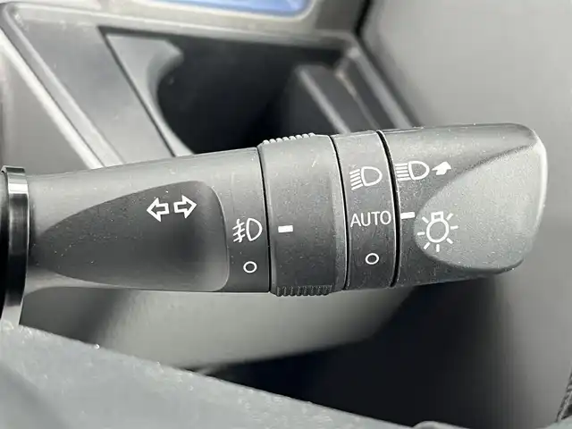 ダイハツ タント カスタム X セレクション 奈良県 2020(令2)年 5.7万km シャイニングホワイトパール 純正ナビ（NMZK-W70D)/（フルセグ／ＢＴ／ＣＤ／ＤＶＤ）/バックカメラ/衝突軽減システム/前後コーナーセンサー/レーンキープシステム/両側パワースライドドア/ハーフレザーシート/前席シートヒーター/後席サンシェード/前方ドライブレコーダー/ＥＴＣ/純正14インチＡＷ