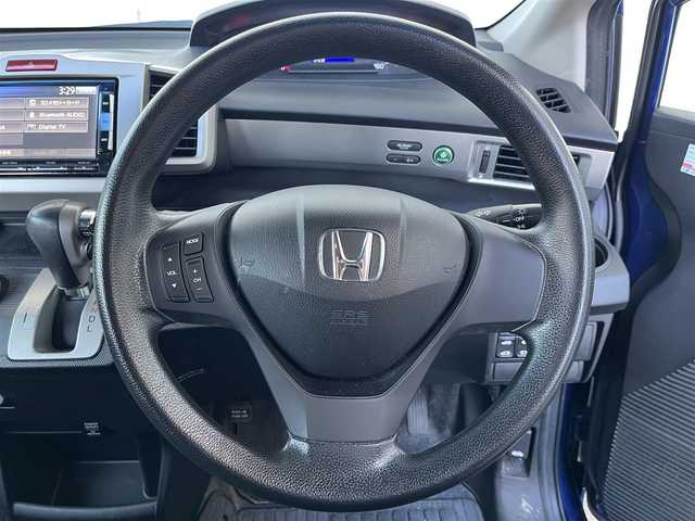 ホンダ フリード G ジャストセレクション 高知県 2014(平26)年 12.1万km コバルトブルーパール 純正メモリナビ/Bluetooth接続/ETC/バックカメラ/フルセグテレビ/純正フロアマット/両側パワースライドドア/スマートキー/横滑り防止装置/盗難防止装置/オートライト/運転席＋助手席エアバッグ/AM/FM/AAC