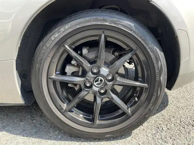 マツダ ロードスター S レザーパッケージ 埼玉県 2022(令4)年 2.2万km プラチナクォーツメタリック ワンオーナー/純正メモリーナビ(DVD/CD/AM/FM/BT/USB/AUX)/フルセグTV/スマートシティーブレーキサポート/レーンキープアシスト/BSMブラインドスポットミラー/車線逸脱警報/交通標識認識/パーキングセンサー/クルーズコントロール/ピアノ調＆アルカンターラコンビ内張/黒レザーシート/シートヒーター/BOSEサウンドシステム/前方ドライブレコーダー/横滑り防止装置/純正フロアマット/ビルトインETC
