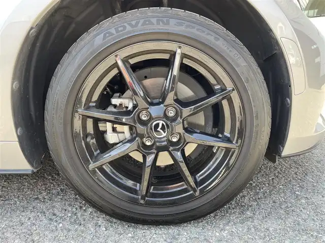 マツダ ロードスター S レザーパッケージ 埼玉県 2022(令4)年 2.2万km プラチナクォーツメタリック ワンオーナー/純正メモリーナビ(DVD/CD/AM/FM/BT/USB/AUX)/フルセグTV/スマートシティーブレーキサポート/レーンキープアシスト/BSMブラインドスポットミラー/車線逸脱警報/交通標識認識/パーキングセンサー/クルーズコントロール/ピアノ調＆アルカンターラコンビ内張/黒レザーシート/シートヒーター/BOSEサウンドシステム/前方ドライブレコーダー/横滑り防止装置/純正フロアマット/ビルトインETC