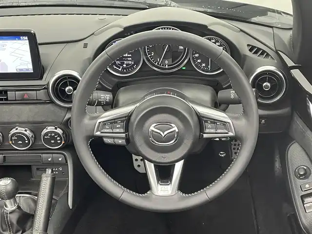 マツダ ロードスター S レザーパッケージ 埼玉県 2022(令4)年 2.2万km プラチナクォーツメタリック ワンオーナー/純正メモリーナビ(DVD/CD/AM/FM/BT/USB/AUX)/フルセグTV/スマートシティーブレーキサポート/レーンキープアシスト/BSMブラインドスポットミラー/車線逸脱警報/交通標識認識/パーキングセンサー/クルーズコントロール/ピアノ調＆アルカンターラコンビ内張/黒レザーシート/シートヒーター/BOSEサウンドシステム/前方ドライブレコーダー/横滑り防止装置/純正フロアマット/ビルトインETC