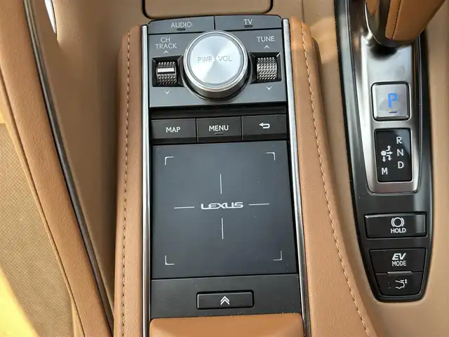 レクサス ＬＣ 500h Sパッケージ 愛知県 2017(平29)年 2.1万km ラディアントレッドコントラストレイヤリング スマートキー/プッシュスタート/純正メーカーナビ/（CD/DVD/FM/AM/BT/フルセグTV）/マークレビンソンサウンドシステム/バックカメラ/ビルトイン2.0ETC/純正21インチAW/レクサスセーフティシステム/レーダークルーズコントロール/ヘッドアップディスプレイ/ブラインドスポットモニター/前後ドライブレコーダー/ハーフレザーシート/前席パワーシート（D席メモリー付き）/前席シートヒーター/エアシート/ハンドルヒーター /LEDヘッドライト/取説、保証書/スペアキー