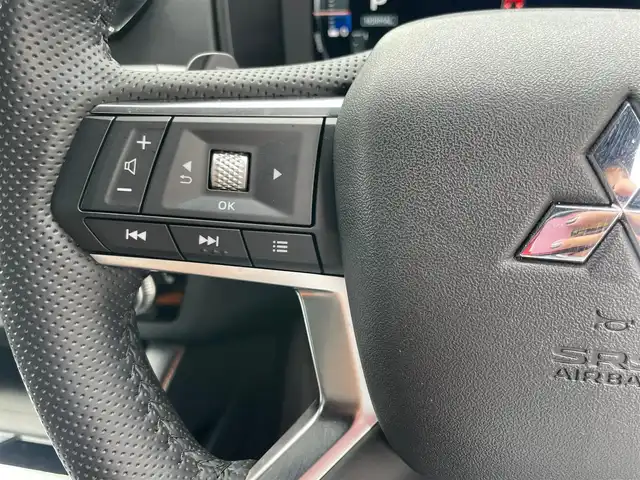 三菱 アウトランダー ＰＨＥＶ P 島根県 2021(令3)年 2.4万km レッドダイヤモンド 4WD/純正12型メモリナビ/フルセグＴＶ/BT/アラウンドビューモニター/（全周囲・前方・後方・サイド）/マイパイロット　/・レーダークルーズコントロール　/・レーンキープアシスト/・衝突軽減システム　/・前後コーナーセンサー/BOSEスピーカー/ハーフレザーシート　/全席シートヒーター/前席パワーシート/ハンドルヒーター/パワーバックドア/ETC/純正LEDライト/純正20インチアルミホイール/充電ケーブルあり