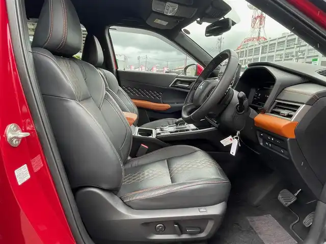 三菱 アウトランダー ＰＨＥＶ P 島根県 2021(令3)年 2.4万km レッドダイヤモンド 4WD/純正12型メモリナビ/フルセグＴＶ/BT/アラウンドビューモニター/（全周囲・前方・後方・サイド）/マイパイロット　/・レーダークルーズコントロール　/・レーンキープアシスト/・衝突軽減システム　/・前後コーナーセンサー/BOSEスピーカー/ハーフレザーシート　/全席シートヒーター/前席パワーシート/ハンドルヒーター/パワーバックドア/ETC/純正LEDライト/純正20インチアルミホイール/充電ケーブルあり