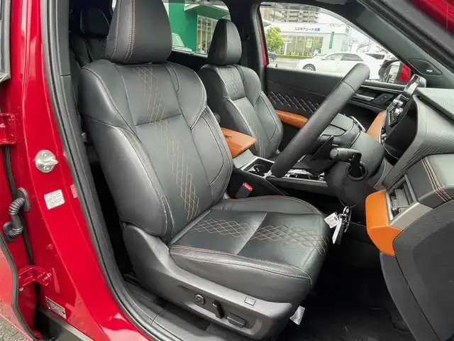 三菱 アウトランダー ＰＨＥＶ P 島根県 2021(令3)年 2.4万km レッドダイヤモンド 4WD/純正12型メモリナビ/フルセグＴＶ/BT/アラウンドビューモニター/（全周囲・前方・後方・サイド）/マイパイロット　/・レーダークルーズコントロール　/・レーンキープアシスト/・衝突軽減システム　/・前後コーナーセンサー/BOSEスピーカー/ハーフレザーシート　/全席シートヒーター/前席パワーシート/ハンドルヒーター/パワーバックドア/ETC/純正LEDライト/純正20インチアルミホイール/充電ケーブルあり