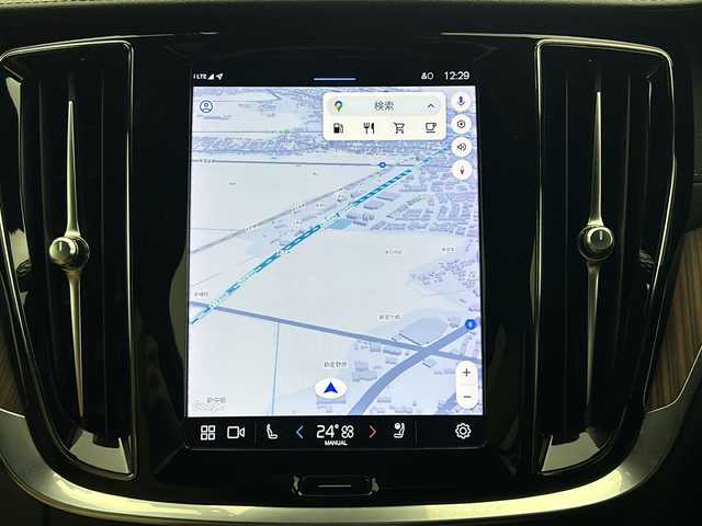 ボルボ Ｖ６０ アルティメット B4 宮城県 2022(令4)年 1.6万km ゴールド 純正ナビ/全方位カメラ/ETC/前後ドライブレコーダー/マッサージ機能/レーダークルーズコントロール/レザーシート/パワーシート/シートメモリー/シートヒーター/エアシート/ステアリングヒーター/置くだけ充電/プッシュスタート/スマートキー/オートライト/オートマチックハイビーム/LEDヘッドライト/フォグランプ/純正18インチアルミホイール