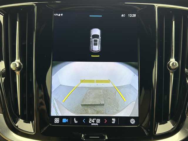 ボルボ Ｖ６０ アルティメット B4 宮城県 2022(令4)年 1.6万km ゴールド 純正ナビ/全方位カメラ/ETC/前後ドライブレコーダー/マッサージ機能/レーダークルーズコントロール/レザーシート/パワーシート/シートメモリー/シートヒーター/エアシート/ステアリングヒーター/置くだけ充電/プッシュスタート/スマートキー/オートライト/オートマチックハイビーム/LEDヘッドライト/フォグランプ/純正18インチアルミホイール