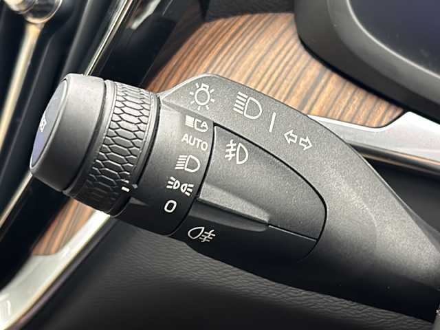ボルボ Ｖ６０ アルティメット B4 宮城県 2022(令4)年 1.6万km ゴールド 純正ナビ/全方位カメラ/ETC/前後ドライブレコーダー/マッサージ機能/レーダークルーズコントロール/レザーシート/パワーシート/シートメモリー/シートヒーター/エアシート/ステアリングヒーター/置くだけ充電/プッシュスタート/スマートキー/オートライト/オートマチックハイビーム/LEDヘッドライト/フォグランプ/純正18インチアルミホイール