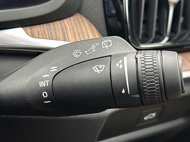 ボルボ Ｖ６０ アルティメット B4 宮城県 2022(令4)年 1.6万km ゴールド 純正ナビ/全方位カメラ/ETC/前後ドライブレコーダー/マッサージ機能/レーダークルーズコントロール/レザーシート/パワーシート/シートメモリー/シートヒーター/エアシート/ステアリングヒーター/置くだけ充電/プッシュスタート/スマートキー/オートライト/オートマチックハイビーム/LEDヘッドライト/フォグランプ/純正18インチアルミホイール