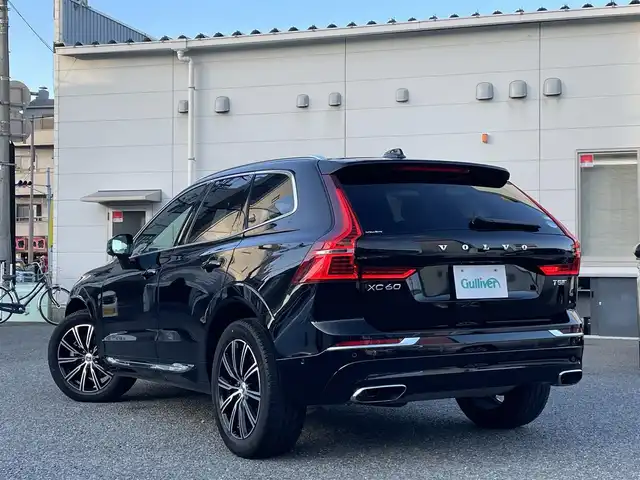ボルボ ＸＣ６０ T5 AWD インスクリプション 兵庫県 2018(平30)年 3.1万km 黒 /ワンオーナー//ブラウンレザーシート//全席ヒーター/前席クーラー/電動/メモリ付//ステアリングヒーター//ハーマンカードンオーディオ//純正ナビ//地デジ/DVD/BT/USB//360度カメラ//ステアリングリモコン//パワーバックドア//ETC//ドライブレコーダー前後//パワーバックドア//純正19インチAW//ヘッドアップディスプレイ//オートLEDヘッドランプ//235/60R18インチスタッドレスタイヤ装着積込/【安全機能】//City Safety//パークアシスト//アクティブベンディングライト//レーンキーピングエイド//BLIS//ロードサインインフォメーション//クロストラフィックアラート//車間警告//衝突回避アシスト//アダプティブクルーズコントロール//ハイビームアシスト//R1/2/3/4/5年ボルボカーズ点検記録簿