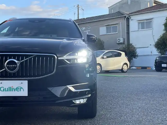 ボルボ ＸＣ６０ T5 AWD インスクリプション 兵庫県 2018(平30)年 3.1万km 黒 /ワンオーナー//ブラウンレザーシート//全席ヒーター/前席クーラー/電動/メモリ付//ステアリングヒーター//ハーマンカードンオーディオ//純正ナビ//地デジ/DVD/BT/USB//360度カメラ//ステアリングリモコン//パワーバックドア//ETC//ドライブレコーダー前後//パワーバックドア//純正19インチAW//ヘッドアップディスプレイ//オートLEDヘッドランプ//235/60R18インチスタッドレスタイヤ装着積込/【安全機能】//City Safety//パークアシスト//アクティブベンディングライト//レーンキーピングエイド//BLIS//ロードサインインフォメーション//クロストラフィックアラート//車間警告//衝突回避アシスト//アダプティブクルーズコントロール//ハイビームアシスト//R1/2/3/4/5年ボルボカーズ点検記録簿