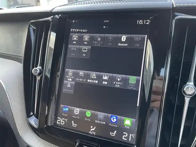 ボルボ ＸＣ６０ T5 AWD インスクリプション 兵庫県 2018(平30)年 3.1万km 黒 /ワンオーナー//ブラウンレザーシート//全席ヒーター/前席クーラー/電動/メモリ付//ステアリングヒーター//ハーマンカードンオーディオ//純正ナビ//地デジ/DVD/BT/USB//360度カメラ//ステアリングリモコン//パワーバックドア//ETC//ドライブレコーダー前後//パワーバックドア//純正19インチAW//ヘッドアップディスプレイ//オートLEDヘッドランプ//235/60R18インチスタッドレスタイヤ装着積込/【安全機能】//City Safety//パークアシスト//アクティブベンディングライト//レーンキーピングエイド//BLIS//ロードサインインフォメーション//クロストラフィックアラート//車間警告//衝突回避アシスト//アダプティブクルーズコントロール//ハイビームアシスト//R1/2/3/4/5年ボルボカーズ点検記録簿