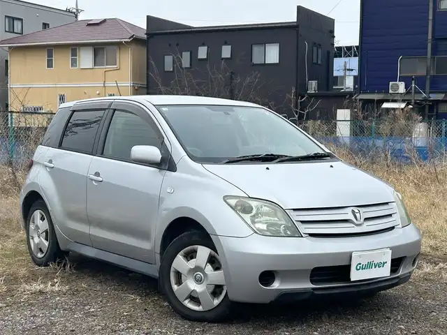 トヨタ イスト 1．3F L－ED HIDセレ 静岡県 2004(平16)年 15.4万km シルバーマイカM