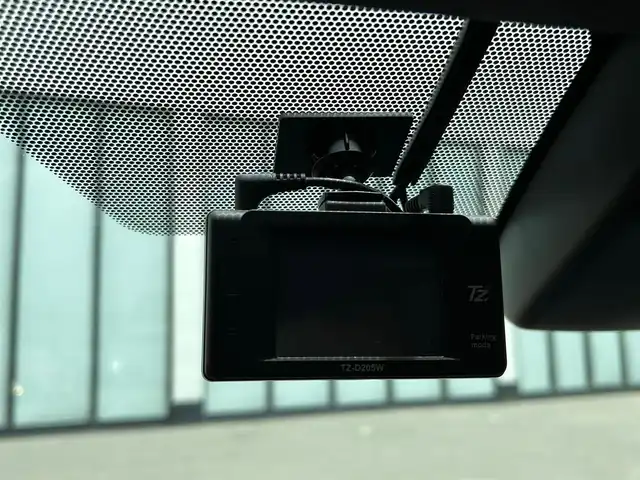 トヨタ カローラ スポーツ ハイブリッドG Z 大阪府 2020(令2)年 2.1万km アティチュードブラックマイカ/ダークブルーマイカメタリック 2トーン 純正９インチナビ/  フルセグTV/Bluetooth/USB/バックモニター/衝突軽減ブレーキ　/コーナーセンサー/横滑り防止装置/ＢＳＭ/前席シートヒーター/レーダークルーズコントロール/レーンキープアシスト/前後ドライブレコーダー/オートマチックハイビーム/純正18インチアルミホイール/ハーフレザーシート/純正フロアマット/プッシュスタート/スマートキー/ＥＴＣ/ＬＥＤ/禁煙車