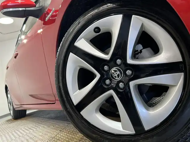 トヨタ プリウス S ツーリングセレクション 愛知県 2016(平28)年 1.7万km エモーショナルレッド アルパイン９インチナビ/シートヒーター/ビルトインＥＴＣ/バックカメラ/ＩＳＯＦＩＸ/アクセサリーソケット/ＬＥＤヘッドライト/オートエアコン/合成皮革シート/シャークアンテナ/オートライト/社外フロアマット/純正17インチアルミホイール