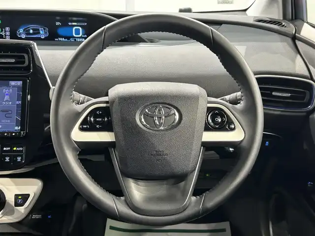 トヨタ プリウス S ツーリングセレクション 愛知県 2016(平28)年 1.7万km エモーショナルレッド アルパイン９インチナビ/シートヒーター/ビルトインＥＴＣ/バックカメラ/ＩＳＯＦＩＸ/アクセサリーソケット/ＬＥＤヘッドライト/オートエアコン/合成皮革シート/シャークアンテナ/オートライト/社外フロアマット/純正17インチアルミホイール
