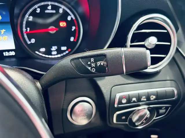 メルセデス・ベンツ ＧＬＣ２００ スポーツ 大阪府 2017(平29)年 3万km イリジウムシルバー レーダーセーフティP/ワンオーナー/ハーフレザー/メモリ付きパワーシート/シートヒーター/ACC/純正ナビ/TV/360度カメラ/純正19インチAW/LEDヘッドライト/電動リアゲート/ブラインドスポット/クリアランスソナー/ルーフレール/ETC/パドルシフト