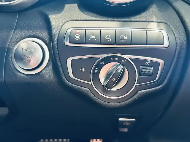 メルセデス・ベンツ ＧＬＣ２００ スポーツ 大阪府 2017(平29)年 3万km イリジウムシルバー レーダーセーフティP/ワンオーナー/ハーフレザー/メモリ付きパワーシート/シートヒーター/ACC/純正ナビ/TV/360度カメラ/純正19インチAW/LEDヘッドライト/電動リアゲート/ブラインドスポット/クリアランスソナー/ルーフレール/ETC/パドルシフト