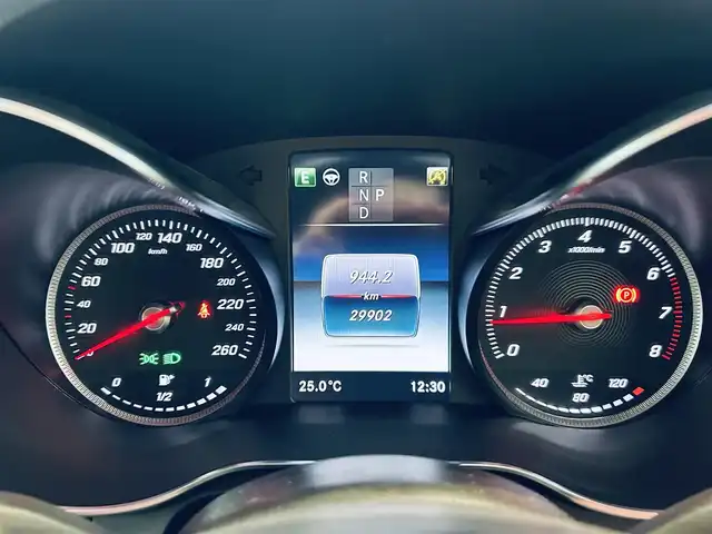 メルセデス・ベンツ ＧＬＣ２００ スポーツ 大阪府 2017(平29)年 3万km イリジウムシルバー レーダーセーフティP/ワンオーナー/ハーフレザー/メモリ付きパワーシート/シートヒーター/ACC/純正ナビ/TV/360度カメラ/純正19インチAW/LEDヘッドライト/電動リアゲート/ブラインドスポット/クリアランスソナー/ルーフレール/ETC/パドルシフト