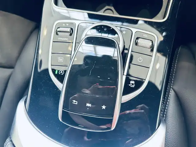 メルセデス・ベンツ ＧＬＣ２００ スポーツ 大阪府 2017(平29)年 3万km イリジウムシルバー レーダーセーフティP/ワンオーナー/ハーフレザー/メモリ付きパワーシート/シートヒーター/ACC/純正ナビ/TV/360度カメラ/純正19インチAW/LEDヘッドライト/電動リアゲート/ブラインドスポット/クリアランスソナー/ルーフレール/ETC/パドルシフト