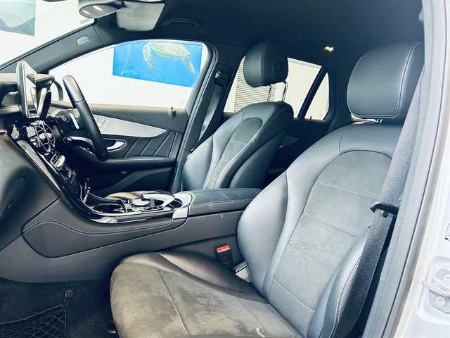 メルセデス・ベンツ ＧＬＣ２００ スポーツ 大阪府 2017(平29)年 3万km イリジウムシルバー レーダーセーフティP/ワンオーナー/ハーフレザー/メモリ付きパワーシート/シートヒーター/ACC/純正ナビ/TV/360度カメラ/純正19インチAW/LEDヘッドライト/電動リアゲート/ブラインドスポット/クリアランスソナー/ルーフレール/ETC/パドルシフト