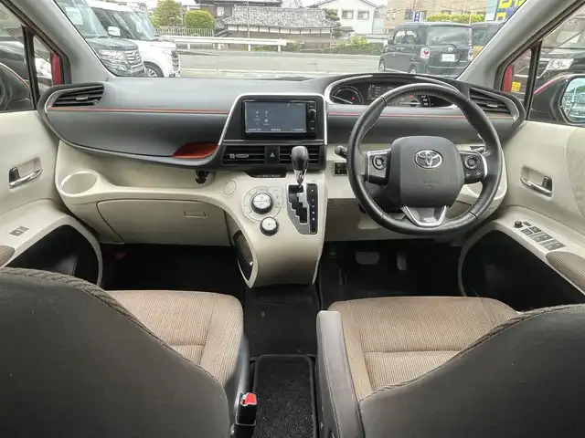 トヨタ シエンタ ハイブリッド G 兵庫県 2016(平28)年 6.8万km レッドマイカM (株)IDOMが運営する【じしゃロン姫路店】の自社ローン専用車両になります。こちらは現金またはオートローンご利用時の価格です。自社ローンご希望の方は別途その旨お申付け下さい/純正SDナビ（NSZN-W64T）/CD/DVD/Bluetooth/フルセグTV/バックカメラ/両側パワースライド/プリクラッシュセーフティ/オートハイビーム/前後ドラレコ/ETC/革巻きステアリング/ステアリングスイッチ/オートLEDヘッドライト/フォグランプ/プッシュスタート/スマートキー/ナビ取扱説明書