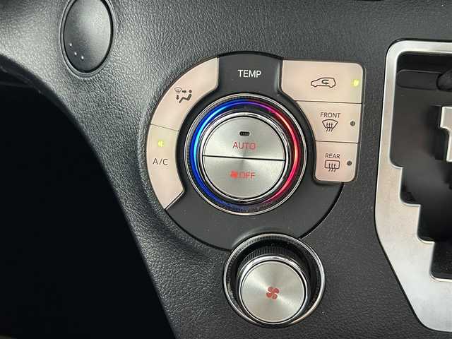 トヨタ シエンタ ハイブリッド G クエロ 佐賀県 2019(令1)年 6.8万km ブラックマイカ/センシュアルレッドマイカ 純正7インチナビ/AM/FM/CD/DVD/BT/USB/フルセグTV/アラウンドビューモニター/トヨタセーフティセンス/レーンキープアシスト/クルーズコントロール/コーナーセンサー/両側パワースライドドア/ビルトインETC/前後ドライブレコーダー/純正フロアマット/純正16インチアルミホイール/ハーフレザーシート/LEDヘッドライト/フォグランプ/スマートキー