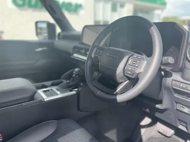 トヨタ ランドクルーザー ２５０ VX 宮崎県 2024(令6)年 0.2万km プラチナホワイトパールマイカ 純正ナビ/フルセグTV/バックカメラ/全方位カメラ/ステアリングスイッチ/レーダークルーズコントロール/横滑り防止機能/パワーバックドア /ブラックレザーシート/サンルーフ/D席/N席シートヒーター/D席/ N席シートクーラー/ステアリングヒーター/デジタルインナーミラー/ブラインドスポットモニタ/ビルトインETC