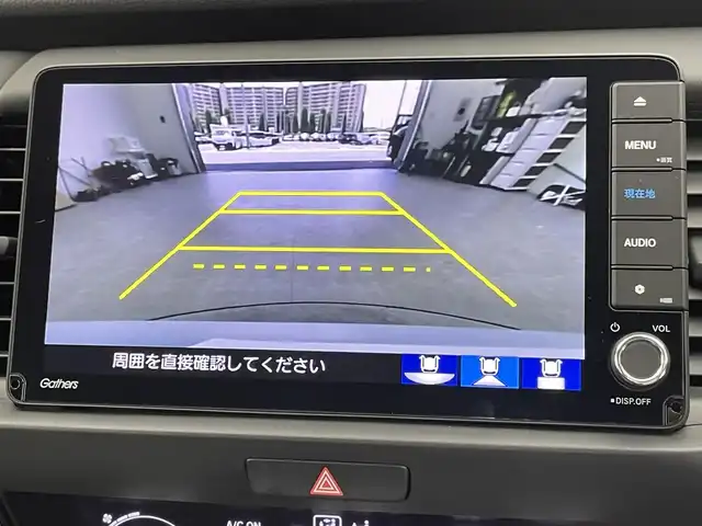 ホンダ フィット e:HEVホーム 千葉県 2021(令3)年 2.2万km プレミアムサンライトホワイトパール 禁煙車/ワンオーナー/ホンダセンシング/・衝突軽減ブレーキ〈CMBS〉/・誤発進抑制機能/・後方誤発進抑制機能/・近距離衝突軽減ブレーキ/・歩行者事故低減ステアリング/・路外逸脱抑制機能/・渋滞追従機能付アダプティブ・クルーズ・コントロール〈ACC〉/・車線維持支援システム〈LKAS〉/・先行車発進お知らせ機能/・標識認識機能/・オートハイビーム/純正9型ナビ（LXM-242ZFNi）/CD DVD SD USB Bluetooth/フルセグTV/バックカメラ/ETC/LEDオートライト/コーナーセンサー/横滑り防止機能/電動サイドブレーキ/オートブレーキホールド/ステアリングスイッチ/純正フロアマット/スペアキー/保証書/取扱説明書