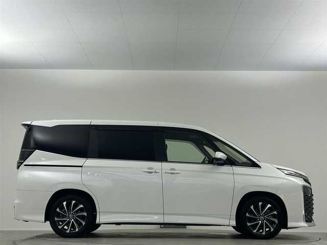 トヨタ ヴォクシー S－Z 埼玉県 2022(令4)年 3.4万km ホワイトパールクリスタルシャイン 純正10.5型DA 後席モニター CD DVD TV HDMI BT シートヒーター　レーダークルーズコントロール　前後コーナーセンサー　ETC2.0　バックカメラ　デジタルインナーミラー