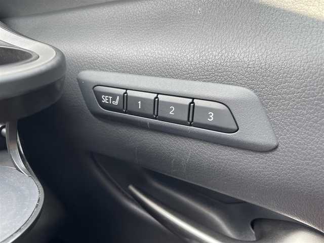レクサス ＵＸ 250h Fスポーツ 福岡県 2019(平31)年 6.5万km グラファイトブラックガラスフレーク パノラミックビューモニター/プリクラッシュセーフティ/レーンキープアシスト/横滑り防止/前後ドラレコ/カーテンエアバッグ/LEDオートライト/オートマチックハイビーム/クルーズコントロール/ETC2.0/サンルーフ/純正ナビ/・フルセグＴＶ/・ＢＴ/・ＣＤ/・ＡＵＸ/・Miracast/電動リアゲート/純正フルエアロ/純正フロアマット/純正アルミホイール/レザーシート/・シートヒーター/・エアシート/パワーシート/シートメモリ/ステアリングヒーター/ワイヤレス充電/サンシェード