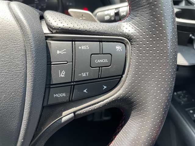 レクサス ＵＸ 250h Fスポーツ 福岡県 2019(平31)年 6.5万km グラファイトブラックガラスフレーク パノラミックビューモニター/プリクラッシュセーフティ/レーンキープアシスト/横滑り防止/前後ドラレコ/カーテンエアバッグ/LEDオートライト/オートマチックハイビーム/クルーズコントロール/ETC2.0/サンルーフ/純正ナビ/・フルセグＴＶ/・ＢＴ/・ＣＤ/・ＡＵＸ/・Miracast/電動リアゲート/純正フルエアロ/純正フロアマット/純正アルミホイール/レザーシート/・シートヒーター/・エアシート/パワーシート/シートメモリ/ステアリングヒーター/ワイヤレス充電/サンシェード