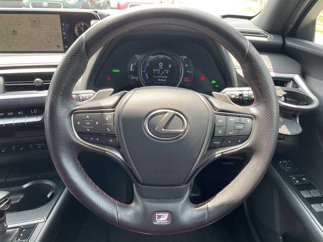 レクサス ＵＸ 250h Fスポーツ 福岡県 2019(平31)年 6.5万km グラファイトブラックガラスフレーク パノラミックビューモニター/プリクラッシュセーフティ/レーンキープアシスト/横滑り防止/前後ドラレコ/カーテンエアバッグ/LEDオートライト/オートマチックハイビーム/クルーズコントロール/ETC2.0/サンルーフ/純正ナビ/・フルセグＴＶ/・ＢＴ/・ＣＤ/・ＡＵＸ/・Miracast/電動リアゲート/純正フルエアロ/純正フロアマット/純正アルミホイール/レザーシート/・シートヒーター/・エアシート/パワーシート/シートメモリ/ステアリングヒーター/ワイヤレス充電/サンシェード