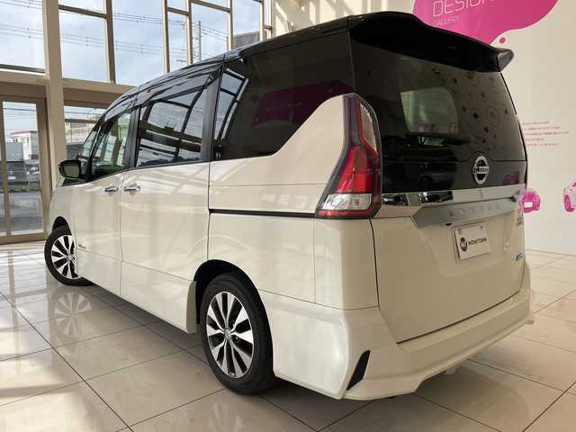 日産 セレナ ハイウェイスター 埼玉県 2016(平28)年 5.4万km ブリリアントホワイトパール 2トーン エマージェンシーブレーキ/純正9インチSDナビ/　　CD/DVD/BT/USB/フルセグ/バックカメラ/純正フリップダウンモニター/クルーズコントロール/両側パワースライドドア/LEDオートヘッドライト/純正１６インチアルミホイール/ステアリングスイッチ/2列目サンシェード/ビルトインETC/禁煙車