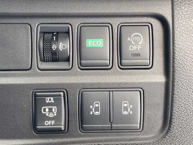 日産 セレナ ハイウェイスター 埼玉県 2016(平28)年 5.4万km ブリリアントホワイトパール 2トーン エマージェンシーブレーキ/純正9インチSDナビ/　　CD/DVD/BT/USB/フルセグ/バックカメラ/純正フリップダウンモニター/クルーズコントロール/両側パワースライドドア/LEDオートヘッドライト/純正１６インチアルミホイール/ステアリングスイッチ/2列目サンシェード/ビルトインETC/禁煙車