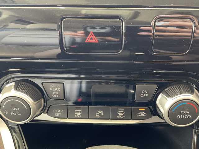 日産 セレナ ハイウェイスター 埼玉県 2016(平28)年 5.4万km ブリリアントホワイトパール 2トーン エマージェンシーブレーキ/純正9インチSDナビ/　　CD/DVD/BT/USB/フルセグ/バックカメラ/純正フリップダウンモニター/クルーズコントロール/両側パワースライドドア/LEDオートヘッドライト/純正１６インチアルミホイール/ステアリングスイッチ/2列目サンシェード/ビルトインETC/禁煙車