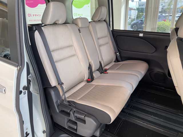 日産 セレナ ハイウェイスター 埼玉県 2016(平28)年 5.4万km ブリリアントホワイトパール 2トーン エマージェンシーブレーキ/純正9インチSDナビ/　　CD/DVD/BT/USB/フルセグ/バックカメラ/純正フリップダウンモニター/クルーズコントロール/両側パワースライドドア/LEDオートヘッドライト/純正１６インチアルミホイール/ステアリングスイッチ/2列目サンシェード/ビルトインETC/禁煙車