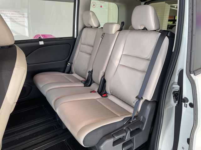 日産 セレナ ハイウェイスター 埼玉県 2016(平28)年 5.4万km ブリリアントホワイトパール 2トーン エマージェンシーブレーキ/純正9インチSDナビ/　　CD/DVD/BT/USB/フルセグ/バックカメラ/純正フリップダウンモニター/クルーズコントロール/両側パワースライドドア/LEDオートヘッドライト/純正１６インチアルミホイール/ステアリングスイッチ/2列目サンシェード/ビルトインETC/禁煙車