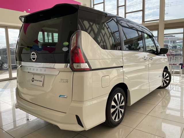 日産 セレナ ハイウェイスター 埼玉県 2016(平28)年 5.4万km ブリリアントホワイトパール 2トーン エマージェンシーブレーキ/純正9インチSDナビ/　　CD/DVD/BT/USB/フルセグ/バックカメラ/純正フリップダウンモニター/クルーズコントロール/両側パワースライドドア/LEDオートヘッドライト/純正１６インチアルミホイール/ステアリングスイッチ/2列目サンシェード/ビルトインETC/禁煙車