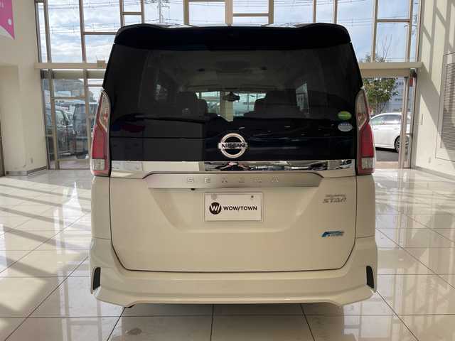 日産 セレナ ハイウェイスター 埼玉県 2016(平28)年 5.4万km ブリリアントホワイトパール 2トーン エマージェンシーブレーキ/純正9インチSDナビ/　　CD/DVD/BT/USB/フルセグ/バックカメラ/純正フリップダウンモニター/クルーズコントロール/両側パワースライドドア/LEDオートヘッドライト/純正１６インチアルミホイール/ステアリングスイッチ/2列目サンシェード/ビルトインETC/禁煙車