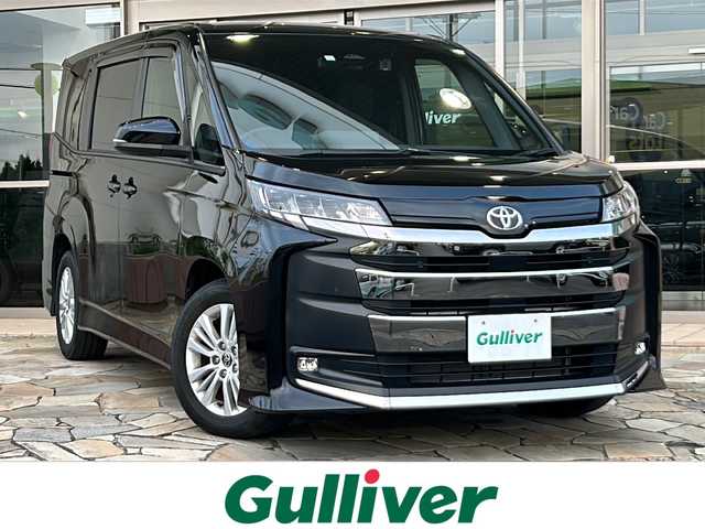 トヨタ ノア S－G 静岡県 2023(令5)年 1.7万km アティチュードブラックマイカ 　純正ディスプレイオーディオ　/・バックカメラ/・TV/・ナビ/・Bluetooth/・交通情報/・Apple CarPlay/・ミラキャスト/　基本情報　/・後席モニター/・ETC２．０/・レーザークルーズコントロール/・前後ドライブレコーダー/・オートライト/・オートハイビーム/・片側パワースライドドア/・レーンキープアシスト/・コーナーセンサー