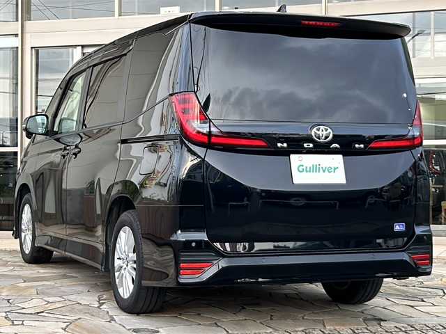 トヨタ ノア S－G 静岡県 2023(令5)年 1.7万km アティチュードブラックマイカ 　純正ディスプレイオーディオ　/・バックカメラ/・TV/・ナビ/・Bluetooth/・交通情報/・Apple CarPlay/・ミラキャスト/　基本情報　/・後席モニター/・ETC２．０/・レーザークルーズコントロール/・前後ドライブレコーダー/・オートライト/・オートハイビーム/・片側パワースライドドア/・レーンキープアシスト/・コーナーセンサー