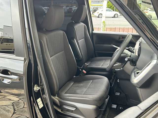 トヨタ ノア S－G 静岡県 2023(令5)年 1.7万km アティチュードブラックマイカ 　純正ディスプレイオーディオ　/・バックカメラ/・TV/・ナビ/・Bluetooth/・交通情報/・Apple CarPlay/・ミラキャスト/　基本情報　/・後席モニター/・ETC２．０/・レーザークルーズコントロール/・前後ドライブレコーダー/・オートライト/・オートハイビーム/・片側パワースライドドア/・レーンキープアシスト/・コーナーセンサー