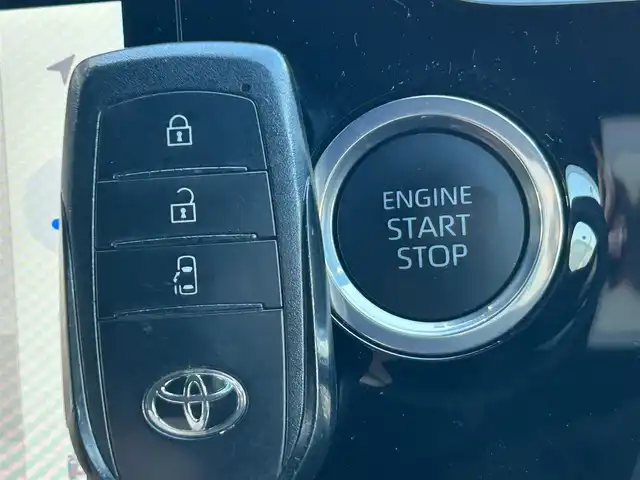 トヨタ ノア S－G 静岡県 2023(令5)年 1.7万km アティチュードブラックマイカ 純正ディスプレイオーディオ/バックカメラ/TV/ナビ/Bluetooth/Apple CarPlay/後席モニター/ETC２．０/レーザークルーズコントロール/前後ドライブレコーダー/オートライト/オートハイビーム/片側電動スライドドア/レーンキープアシスト/コーナーセンサー